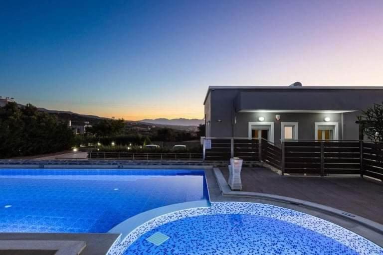 Villa Emily Rethymno Аделианос Кампос Экстерьер фото