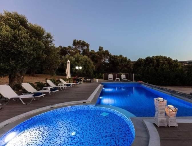 Villa Emily Rethymno Аделианос Кампос Экстерьер фото
